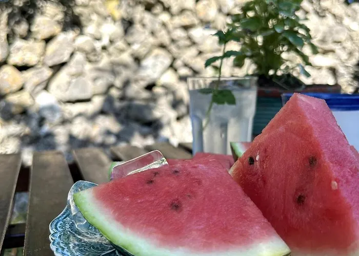 Cozy With Private Yard Apartmán Lakmartin