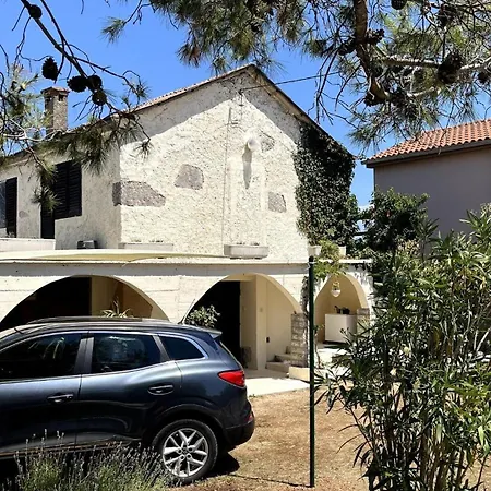 Cozy With Private Yard Lejlighed