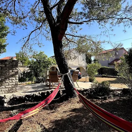 Cozy With Private Yard Lejlighed Lakmartin