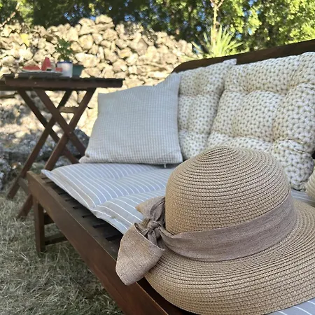 Cozy With Private Yard Lejlighed Lakmartin