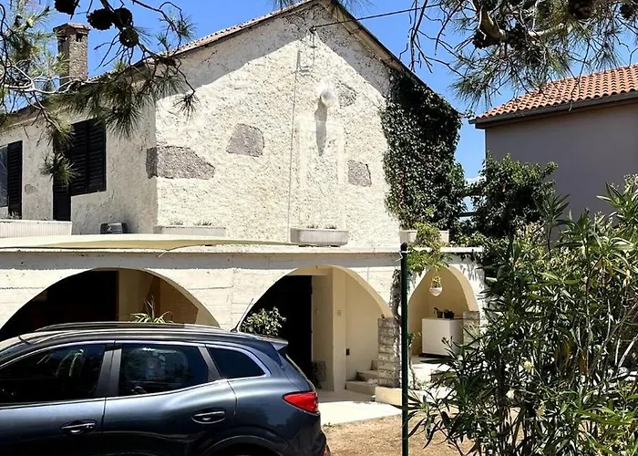 Cozy With Private Yard 公寓