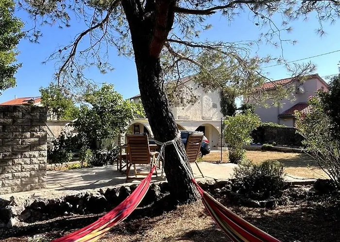 Cozy With Private Yard 公寓 Lakmartin