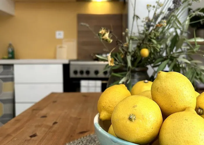 アパート Cozy With Private Yard